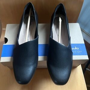 Clarks Juliet Palm Women's Black Slip-On Shoes